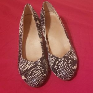 Vionic leather shoes size 10